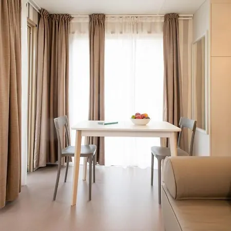 Mobilehome Giove Fuer 5 Personen チェゼナーティコ