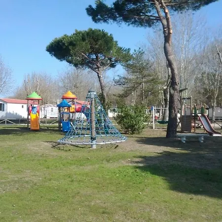 Mobilehome Giove Fuer 5 Personen 別荘