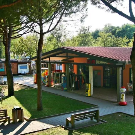 Mobilehome Giove Fuer 5 Personen チェゼナーティコ