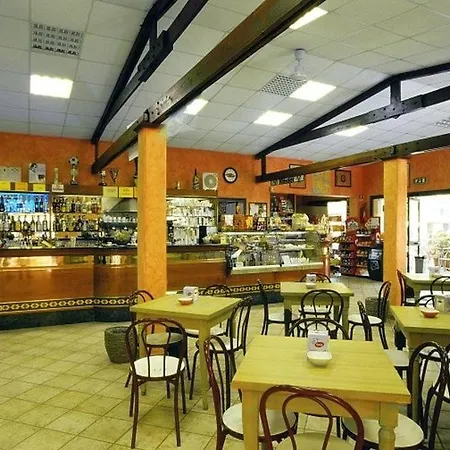 Mobilehome Giove Fuer 5 Personen * צ'סנטיקו